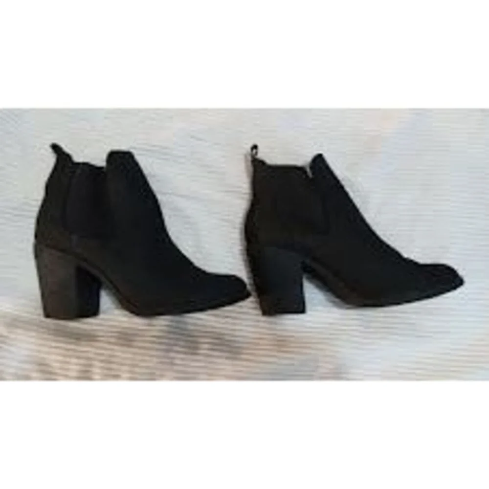DIVIDED by H&M Ankle Boots Black Size 8 –  Heel